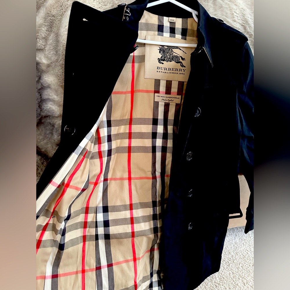 Burberry Mini Sandringham Trenchcoat (authentic)